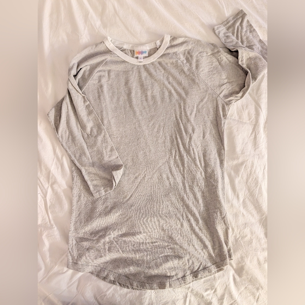 Lularoe 3/4 Length Sleeve Raglan Tee Shirt Rounded Hem Taupe Color
